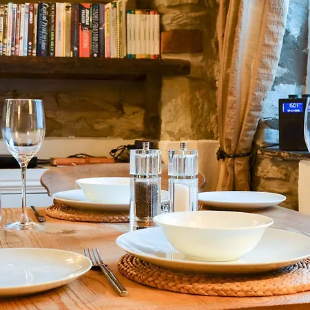 White Stones * Ambleside